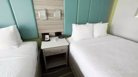King Room (#407) bed picture #6