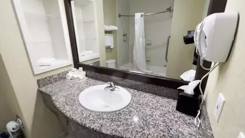 King Studio Suite with Microwave and Fridge (#311) bathroom picture #3