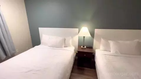 Queen Room with Two Queen Beds (#433) bed picture #7