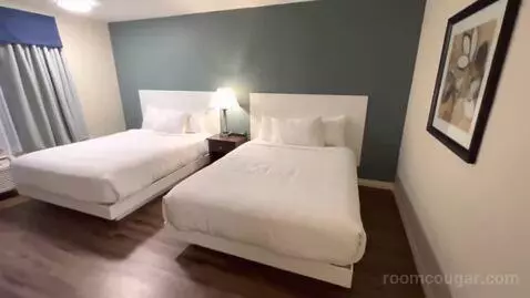 Queen Room with Two Queen Beds (#433) bed picture #6