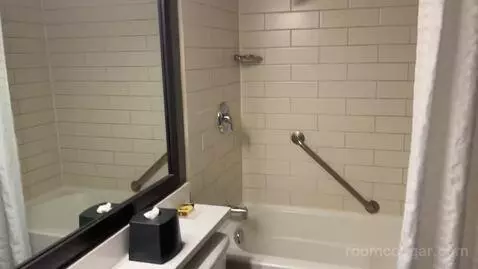1 King Bed (#322) bathroom picture #7