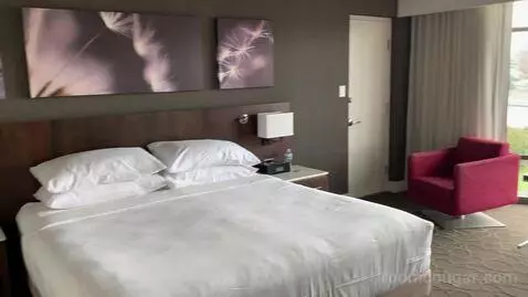 Deluxe King Room with Water View (#640) bed picture #6