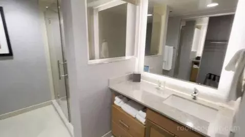 One Bedroom King Suite (#220) bathroom picture #4