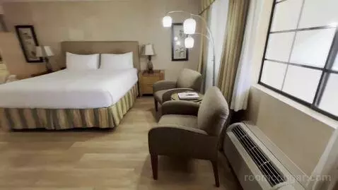 King Room with Hot Tub (A209) bed picture #4