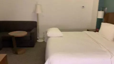 Standard King Room (#908) bed picture #1