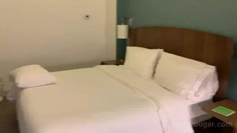 Standard King Room (#908) bed picture #6