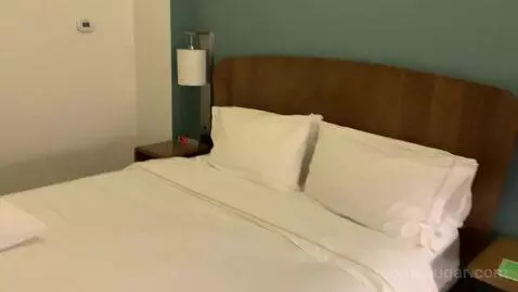 Standard King Room (#908) bed picture #12