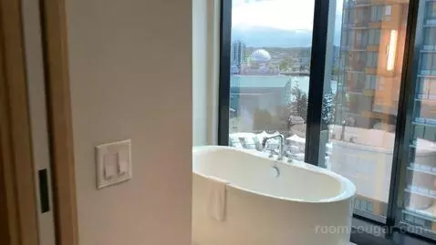 Junior Suite - Water View (#1142) bathroom picture #2