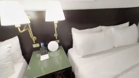 Park Mgm Two Queen Stay Well bed picture #7