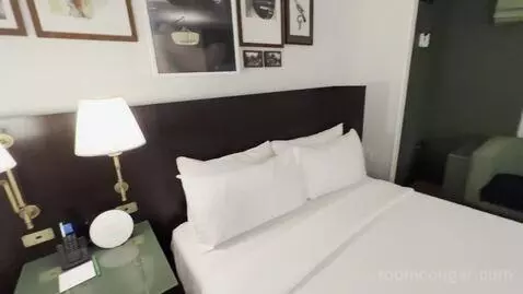 Park Mgm Two Queen Stay Well bed picture #11