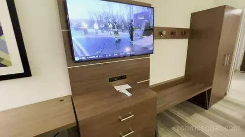 Deluxe King Room (#215) picture #12