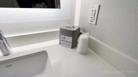Deluxe King Room (#215) picture #20