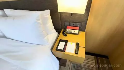 Savvy Room, 1 King, High Floor (#1902) bed picture #7