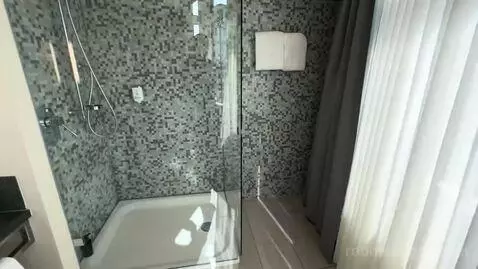 Queen Room with Balcony (#624) bathroom picture #2