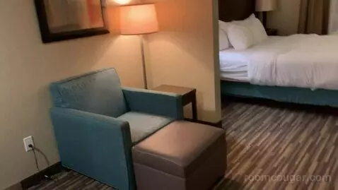 King Suite with Spa Bath (#116) bed picture #5