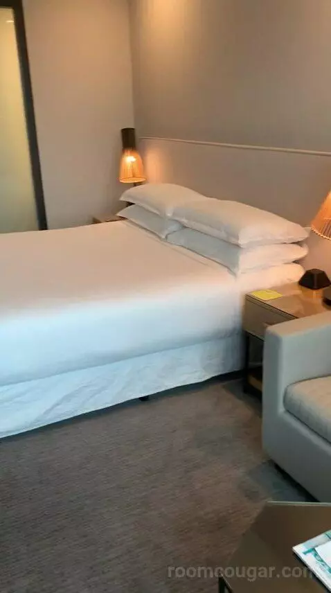 Superior King Room (#1803) bed picture #2