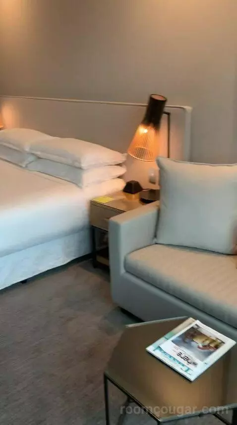 Superior King Room (#1803) bed picture #5