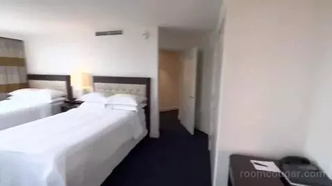 Two-Bedroom Suite - High Floor/Club Lounge Access (#2213) bed picture #9
