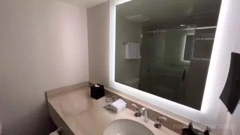Two-Bedroom Suite - High Floor/Club Lounge Access (#2213) bathroom picture #6