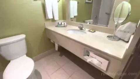 Standard (#1712) bathroom picture #6