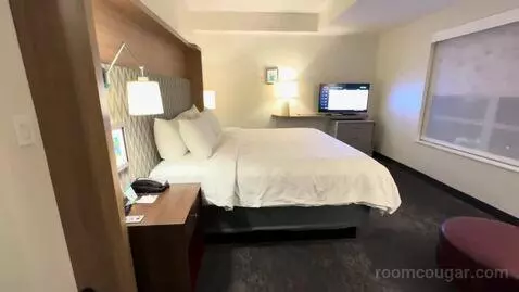 One-Bedroom Suite (#407) bed picture #1