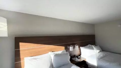 Queen Room with Two Queen Beds (#310) bed picture #5