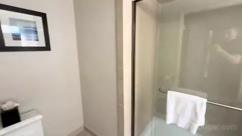 Club Level, Guest Room, 1 King, City View, High Floor (#702) bathroom picture #1
