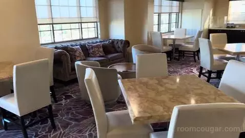Club Level, Guest Room, 1 King, City View, High Floor (#702) picture #17