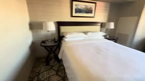Club Level, Guest Room, 1 King, City View, High Floor (#702) picture #3