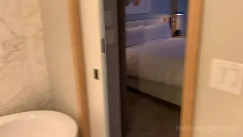 1 Bedroom Suite, 1 King (#1812) bed picture #3