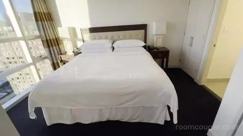 Junior King Suite - High Floor (#2902) bed picture #5
