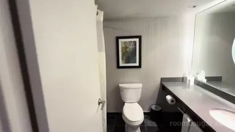 King Room with Balcony and City View (#1901) bathroom picture #4