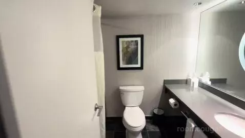 King Room with Balcony and City View (#1901) bathroom picture #5