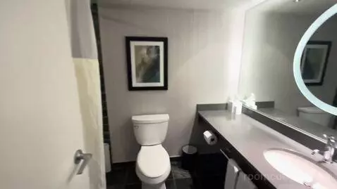 King Room with Balcony and City View (#1901) bathroom picture #8