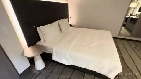 One King Room (#534) bed picture #5