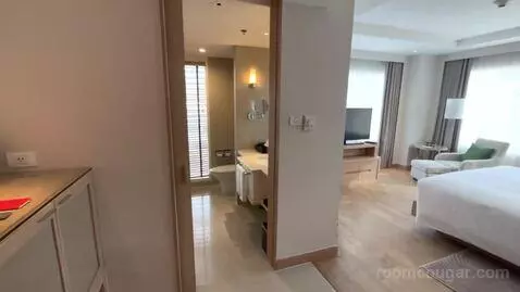Renovated Deluxe King Room with City View - High Floor (#1102) bed picture #1