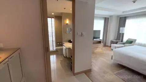 Renovated Deluxe King Room with City View - High Floor (#1102) bed picture #2
