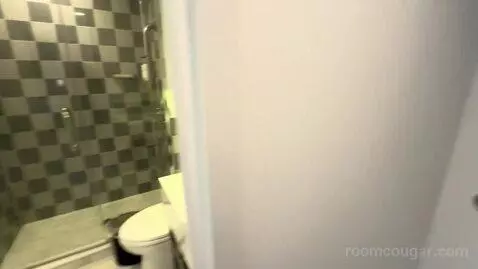 King Room (#1901) bathroom picture #1