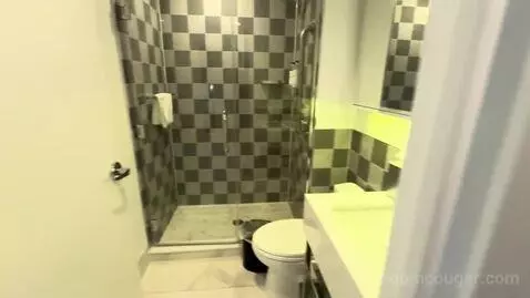 King Room (#1901) bathroom picture #3