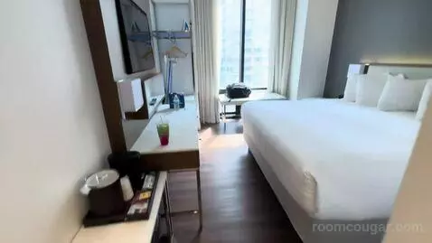 King Room (#1901) bed picture #9