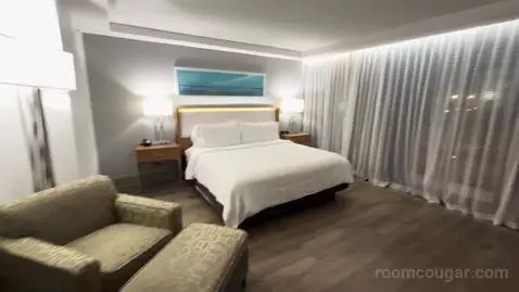 King Room (#804) bed picture #10
