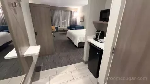 Standard Room (#412) picture #2