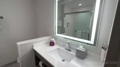 Standard Room (#412) picture #15