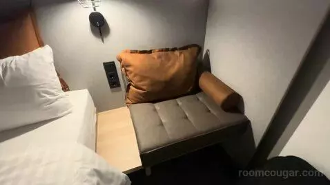 Moxy Queen Room with City View (#423) bed picture #12