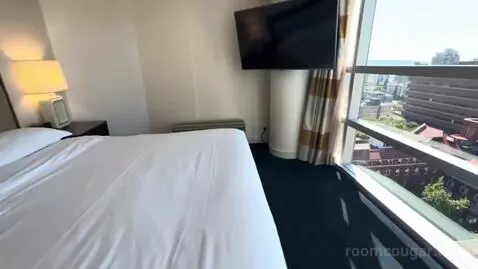 King Room - High Floor (#2102) bed picture #8
