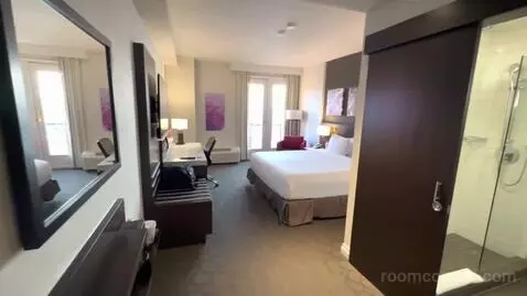 King Room with Lake View - High Floor (#910) bed picture #4