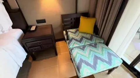 1 King Classic Ocean View (#331) bed picture #4