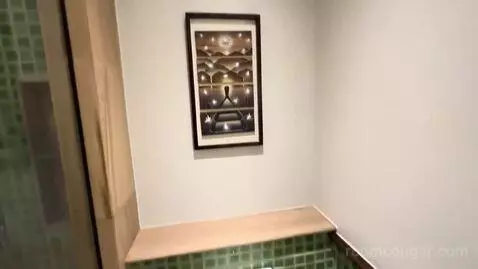 1 King Classic Ocean View (#331) bathroom picture #5