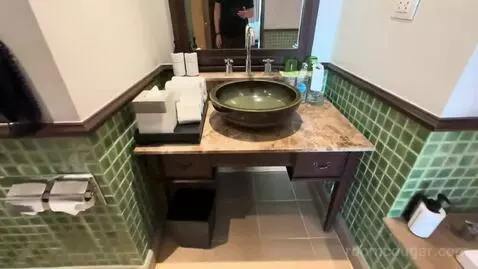 1 King Classic Ocean View (#331) bathroom picture #9