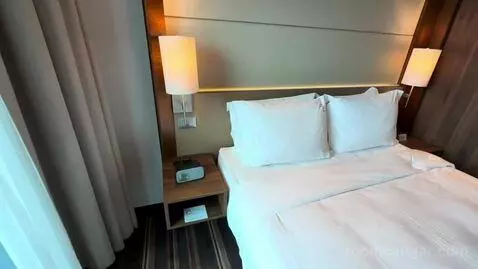 Queen Room with City View (#611) bed picture #1